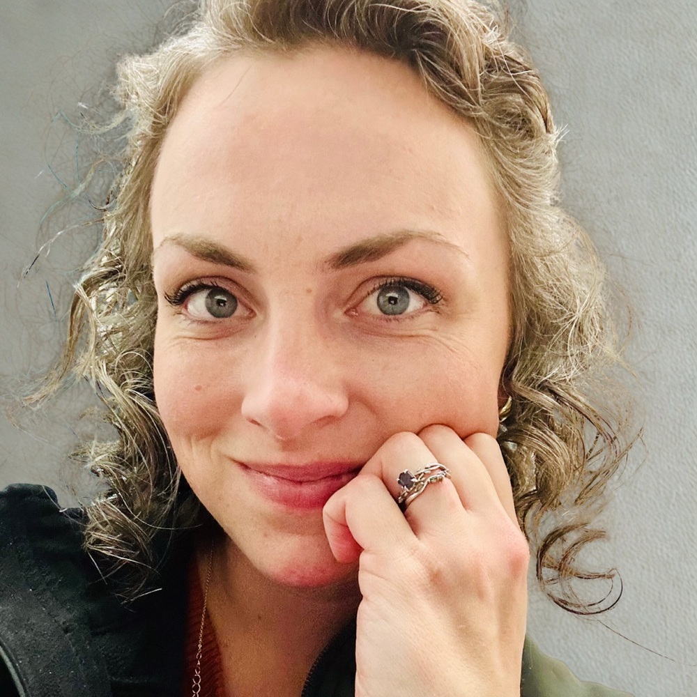 Meet your Posher, Alicia